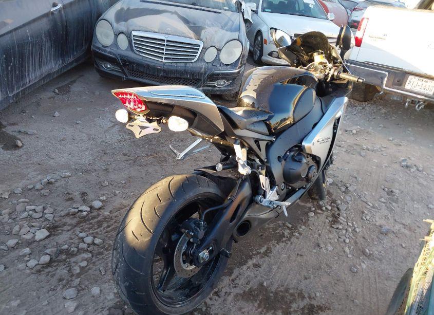 Photo 4 of 2008 Honda Cbr1000 RR (VIN JH2SC590X8M003385)