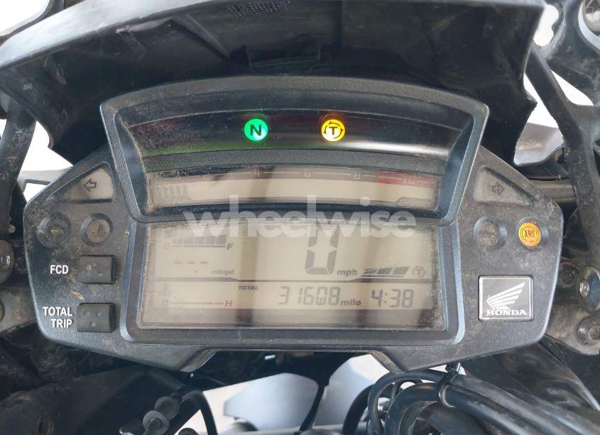 Photo 7 of 2017 Honda Vfr1200 XD (VIN JH2SC7617HK100127)