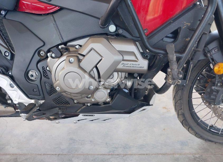 Photo 8 of 2017 Honda Vfr1200 XD (VIN JH2SC7617HK100127)