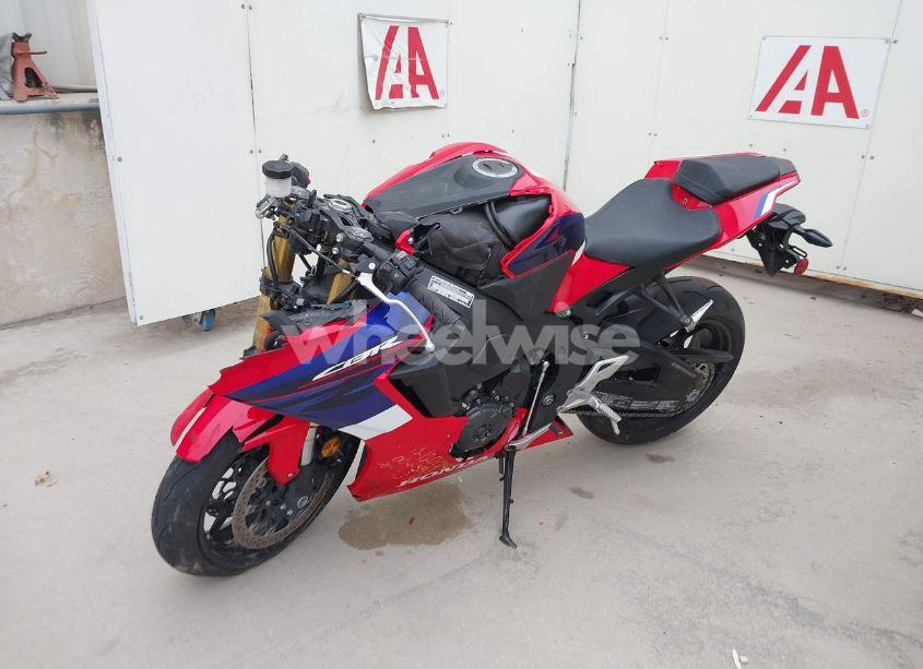 Photo 2 of 2024 Honda Cbr1000 RR (VIN JH2SC7711RK700173)