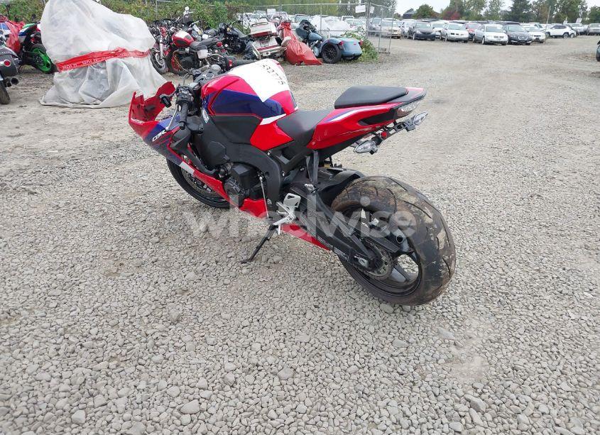 Photo 3 of 2024 Honda Cbr1000 RA (VIN JH2SC7756RK700222)