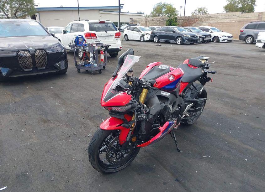 Photo 2 of 2024 Honda Cbr1000 RA (VIN JH2SC775XRK700028)