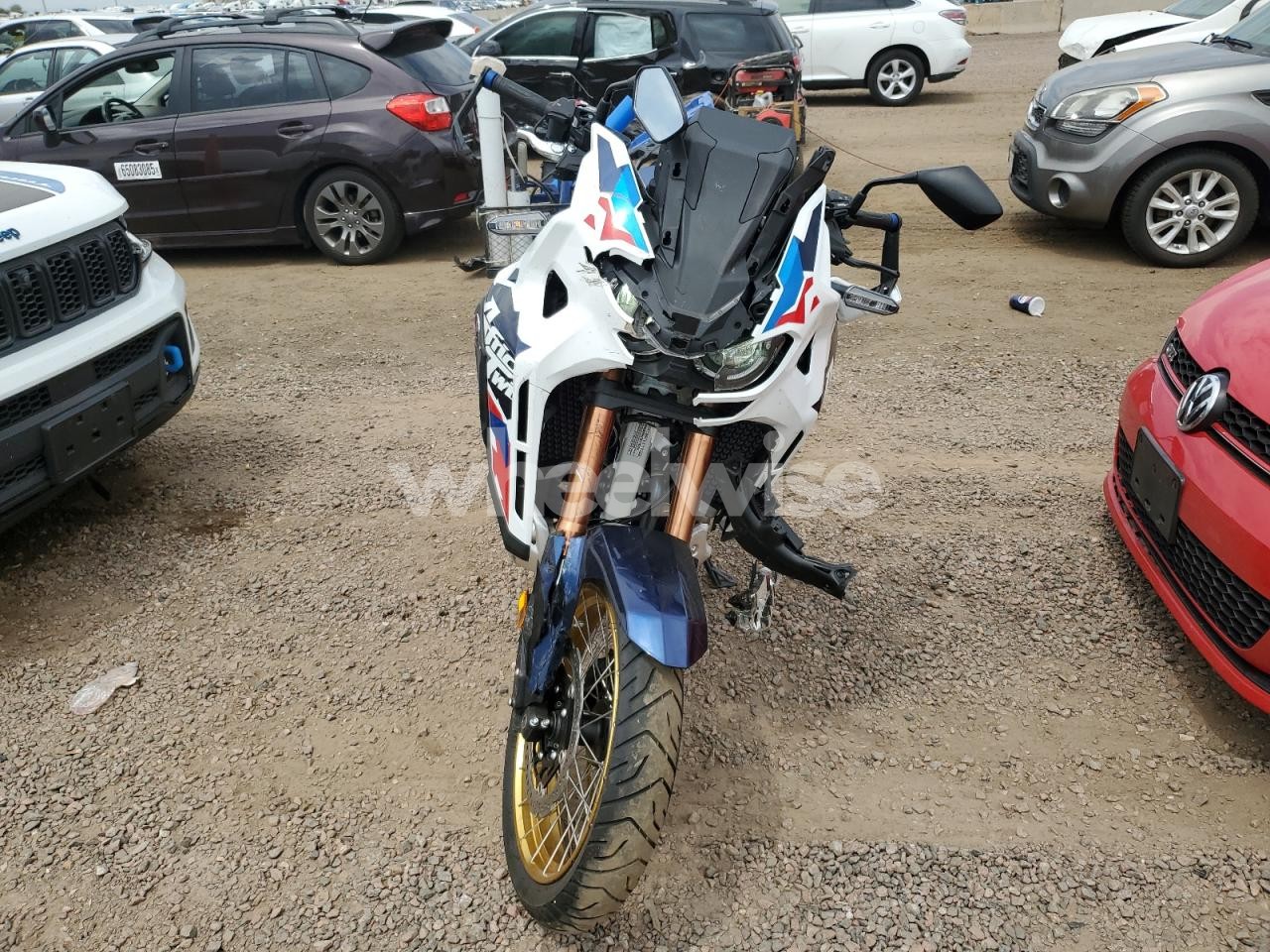 Photo 2 of 2024 HONDA CRF1100 D4 (VIN JH2SD15E2RK000842)