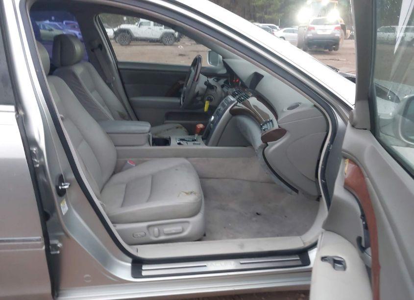 Photo 5 of 2005 Acura Rl 3.5 (48-STATE ONLY) (A5) (VIN JH4KB16555C007817)
