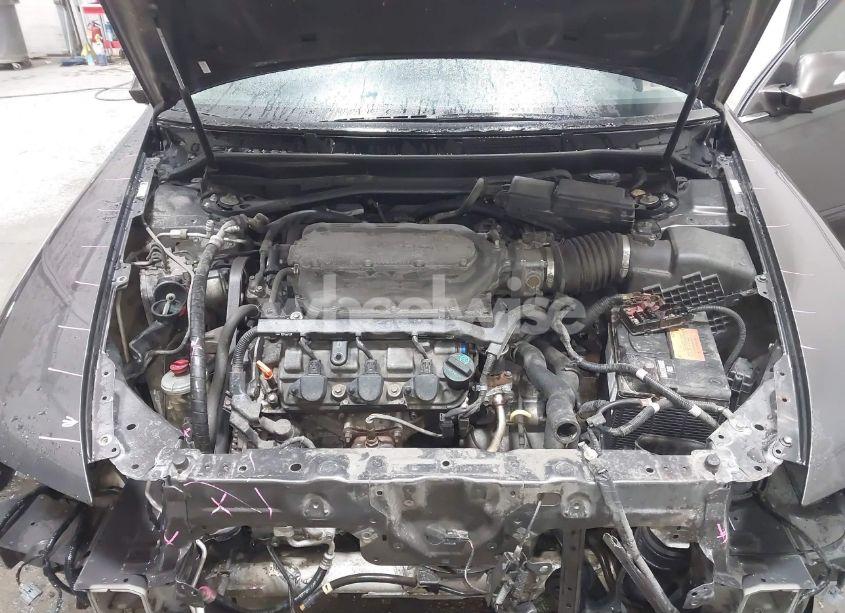 Photo 10 of 2010 Acura Rl 3.7 (VIN JH4KB2F58AC002689)