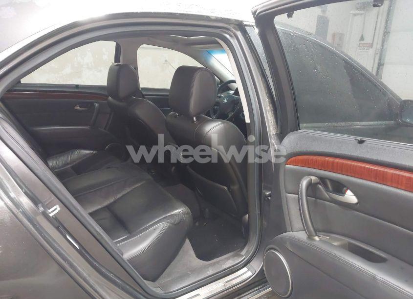 Photo 8 of 2010 Acura Rl 3.7 (VIN JH4KB2F58AC002689)