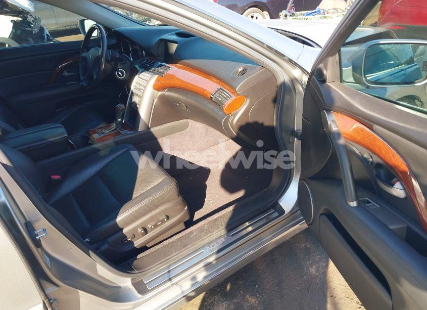 Photo 5 of 2010 Acura Rl 3.7 (VIN JH4KB2F66AC000108)