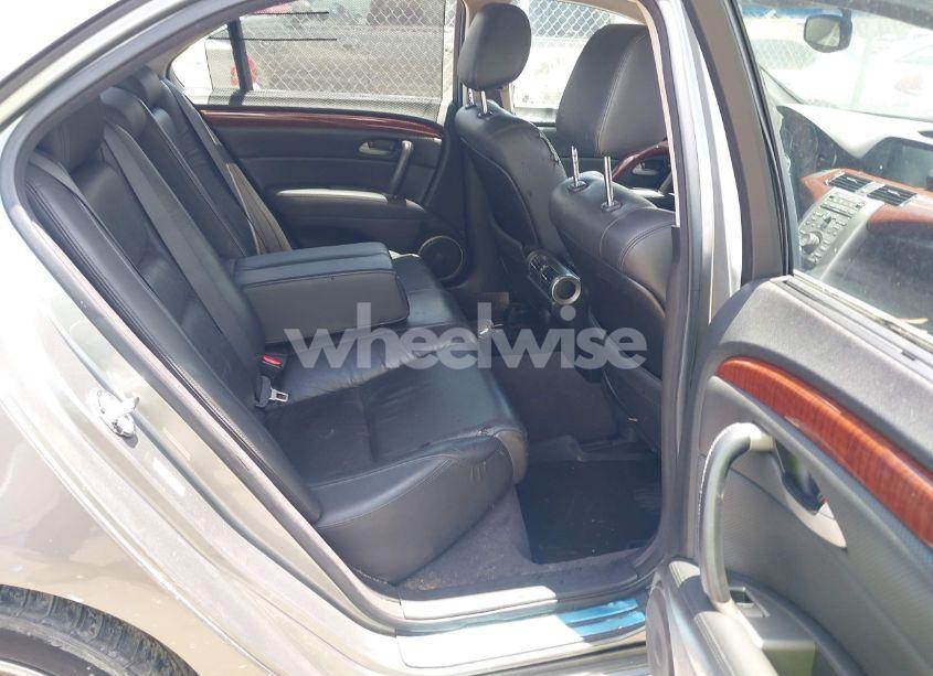 Photo 8 of 2010 Acura Rl 3.7 (VIN JH4KB2F67AC001378)