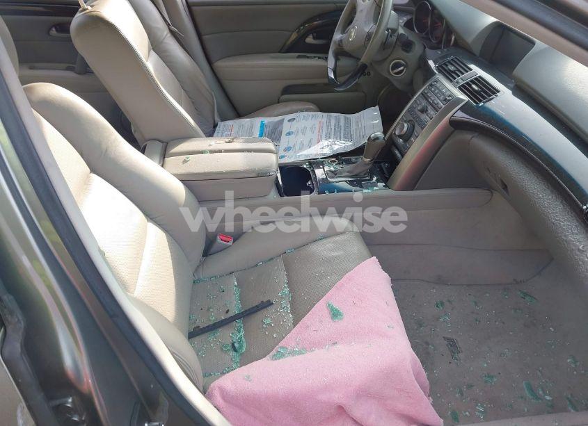 Photo 5 of 2010 Acura Rl 3.7 (VIN JH4KB2F68AC000143)