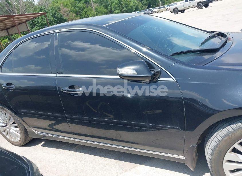 Photo 13 of 2011 Acura Rl 3.7 (VIN JH4KB2F6XBC000033)