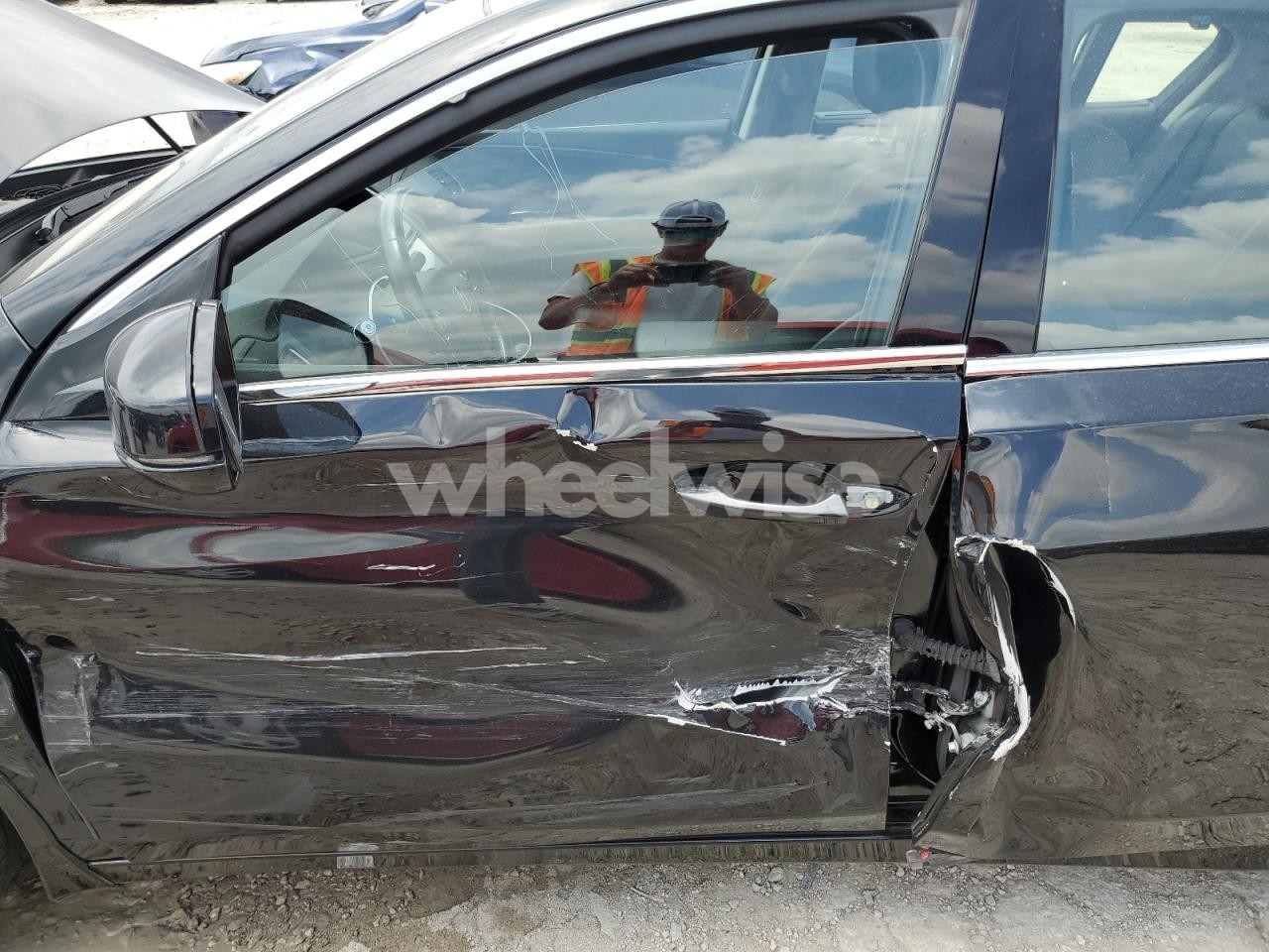 Photo 7 of 2016 ACURA RLX ADVANCE (VIN JH4KC1F94GC000909)