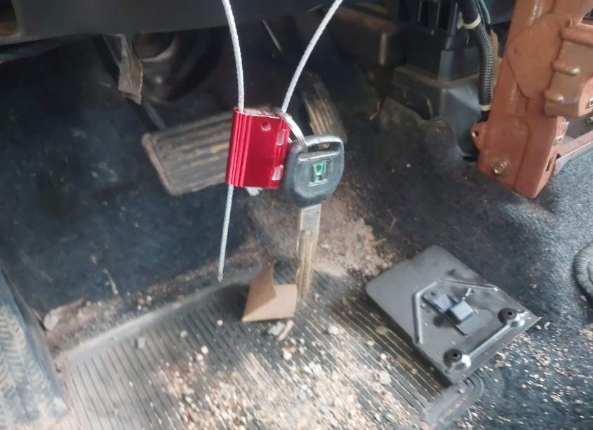 Photo 11 of 2001 Honda Cr-v LX (VIN JHLRD184X1C042235)