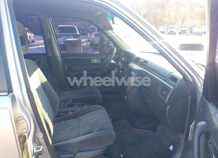 Photo 5 of 2001 Honda Cr-v EX (VIN JHLRD18671C043568)