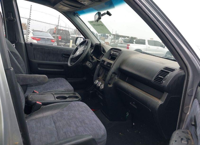 Photo 5 of 2004 Honda Cr-v LX (VIN JHLRD68474C024065)