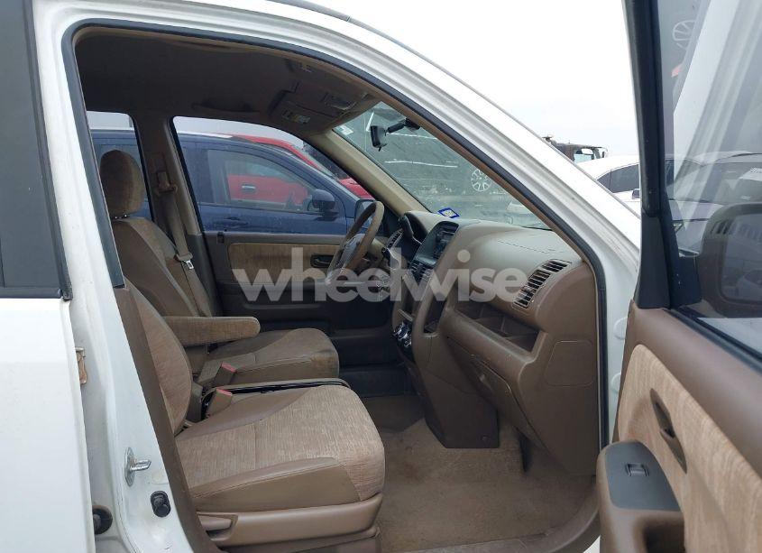 Photo 5 of 2002 Honda Cr-v LX (VIN JHLRD684X2C020797)