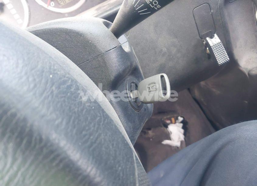 Photo 11 of 2002 Honda Cr-v LX (VIN JHLRD684X2C026325)