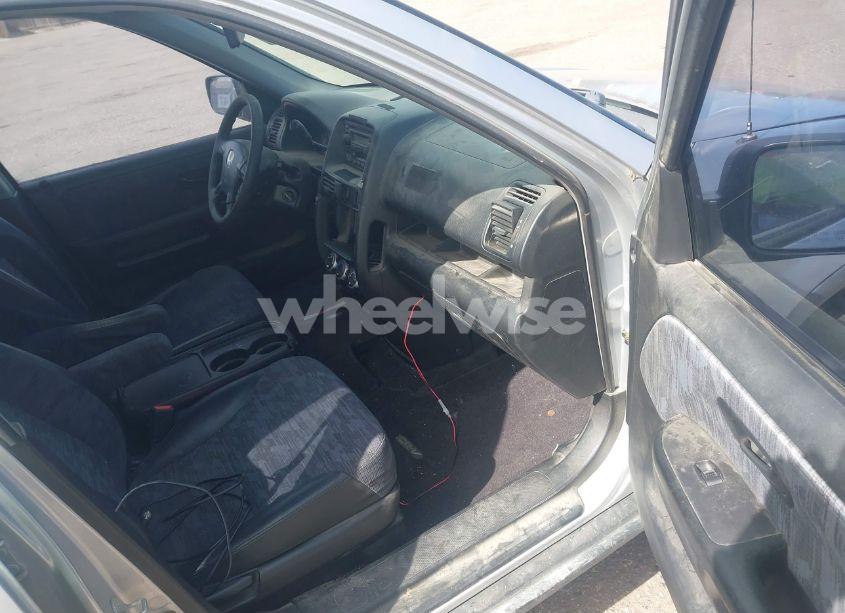 Photo 5 of 2002 Honda Cr-v LX (VIN JHLRD684X2C026325)