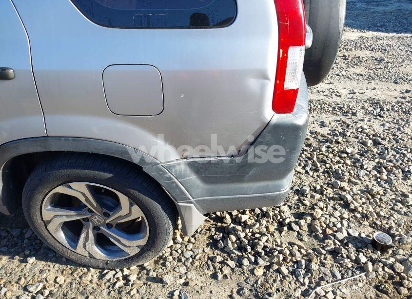 Photo 6 of 2005 Honda Cr-v LX (VIN JHLRD68575C012203)