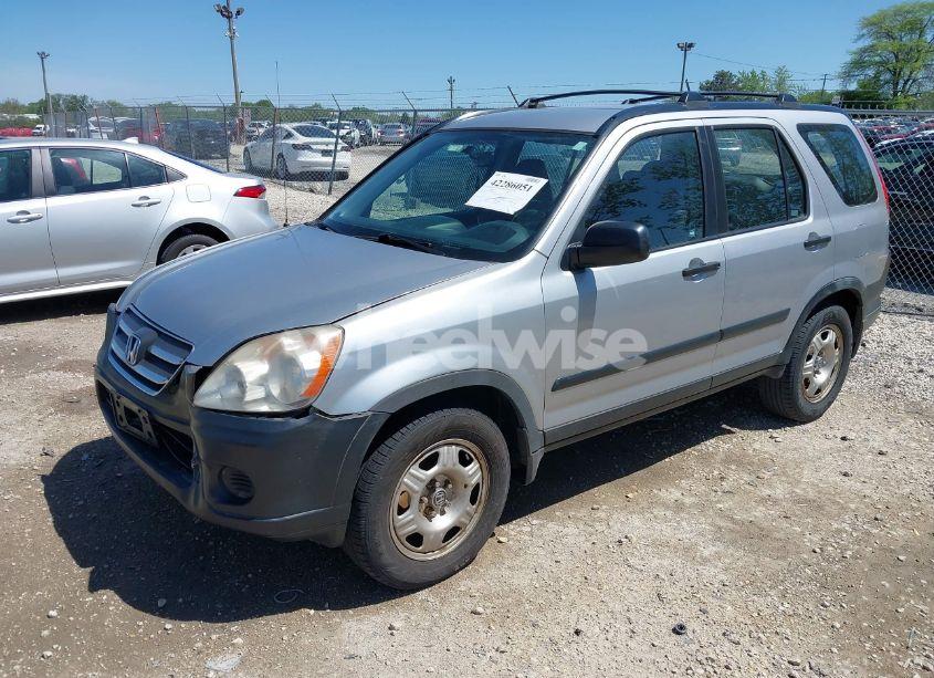 Photo 2 of 2005 Honda Cr-v LX (VIN JHLRD68595C018049)