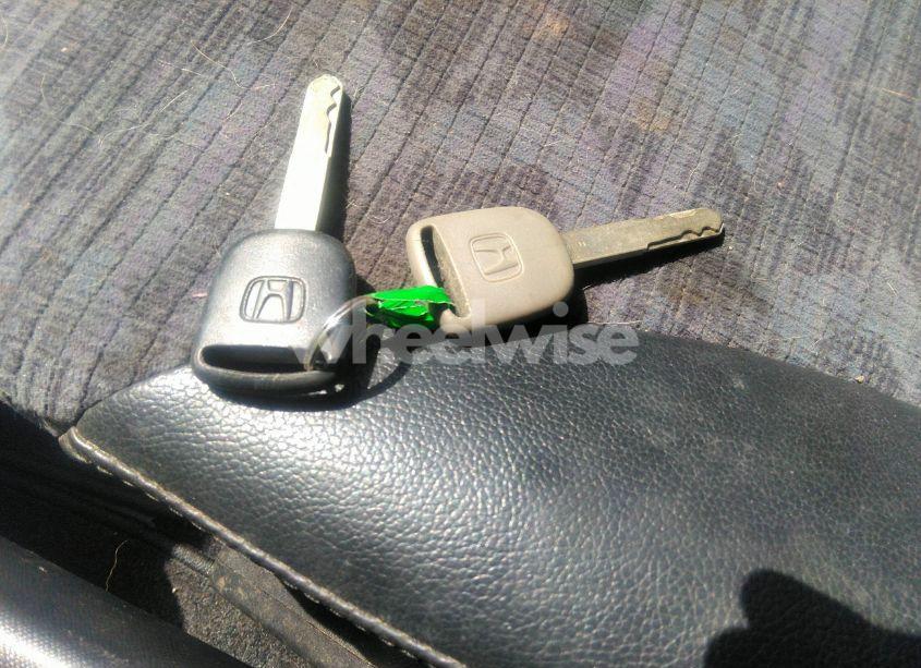 Photo 11 of 2002 Honda Cr-v LX (VIN JHLRD685X2C022199)