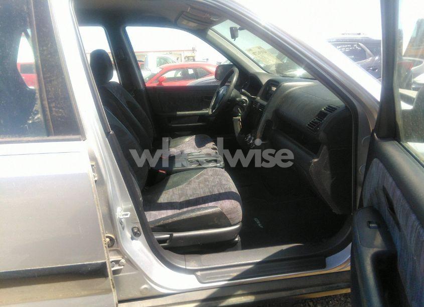 Photo 5 of 2002 Honda Cr-v LX (VIN JHLRD685X2C022199)