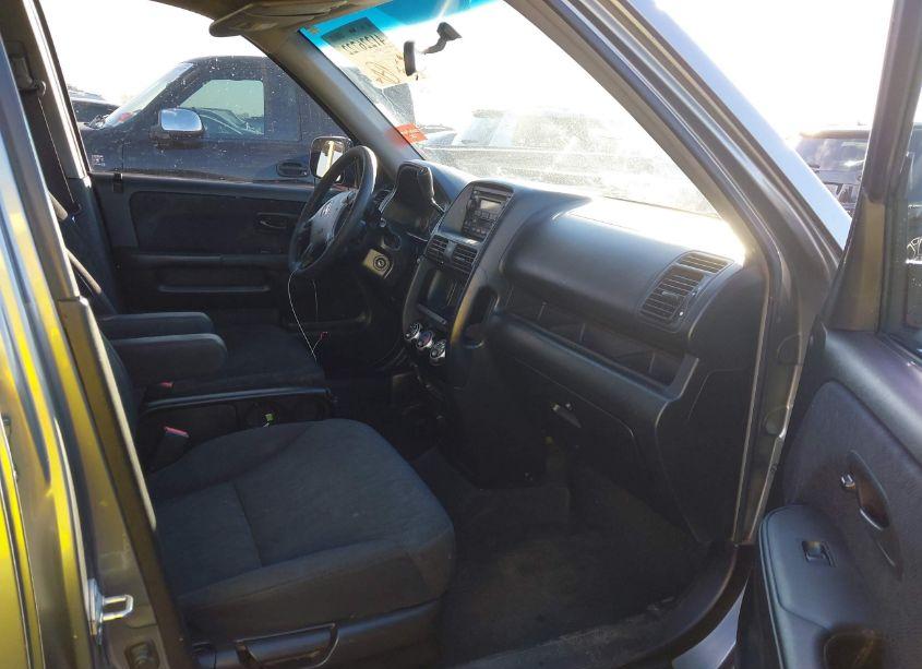 Photo 5 of 2005 Honda Cr-v LX (VIN JHLRD685X5C010798)