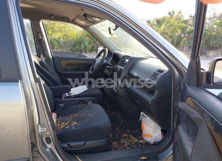 Photo 5 of 2005 Honda Cr-v LX (VIN JHLRD685X5C010946)