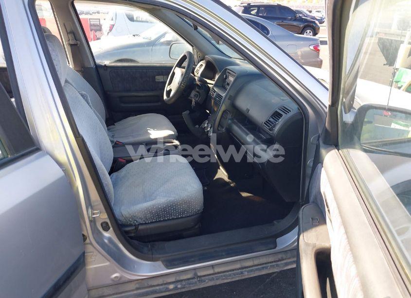 Photo 5 of 2002 Honda Cr-v LX (VIN JHLRD78402C072249)