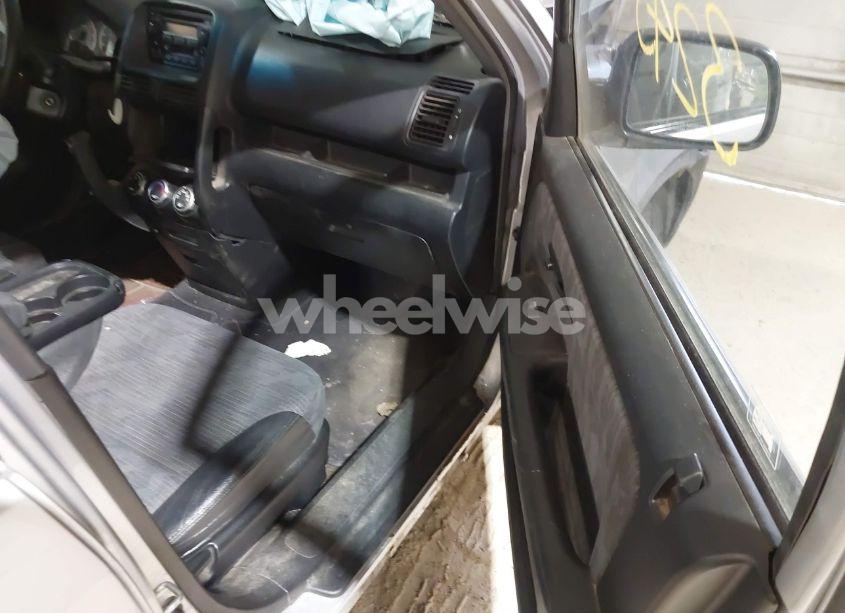 Photo 5 of 2004 Honda Cr-v LX (VIN JHLRD78464C036987)