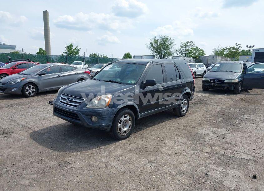 Photo 2 of 2005 Honda Cr-v LX (VIN JHLRD78515C040553)