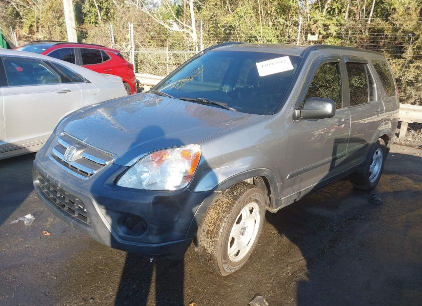 Photo 2 of 2005 Honda Cr-v LX (VIN JHLRD785X5C049574)