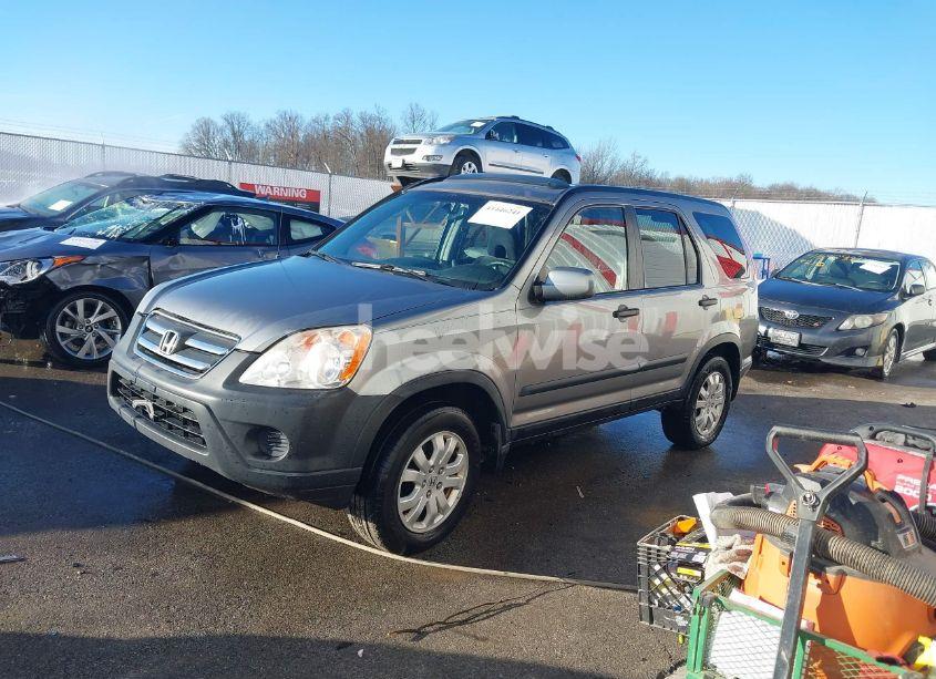 Photo 2 of 2005 Honda Cr-v EX (VIN JHLRD78885C042214)