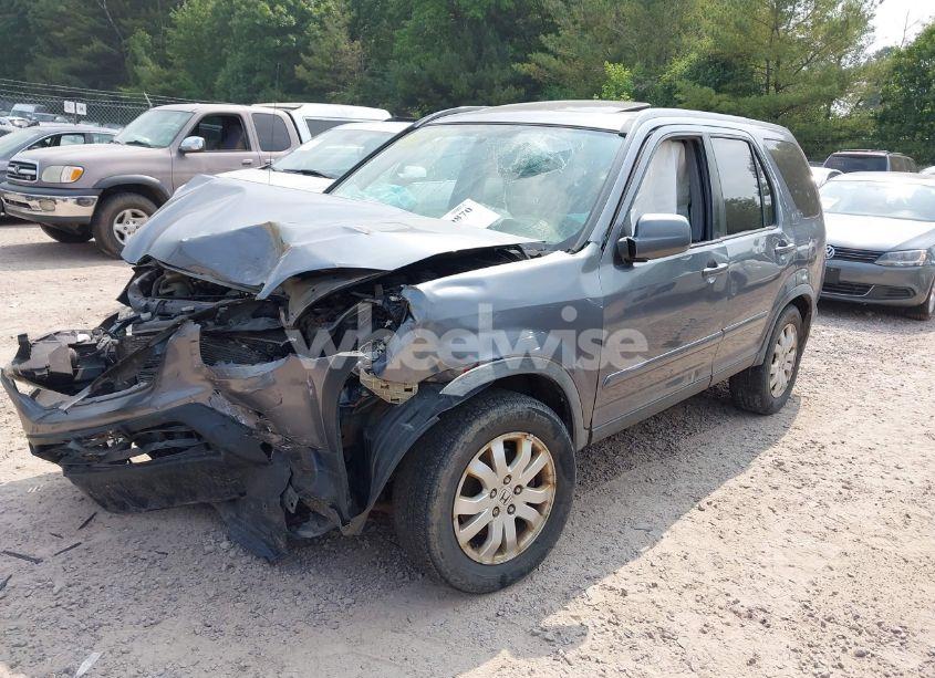 Photo 2 of 2005 Honda Cr-v SE (VIN JHLRD78905C064913)