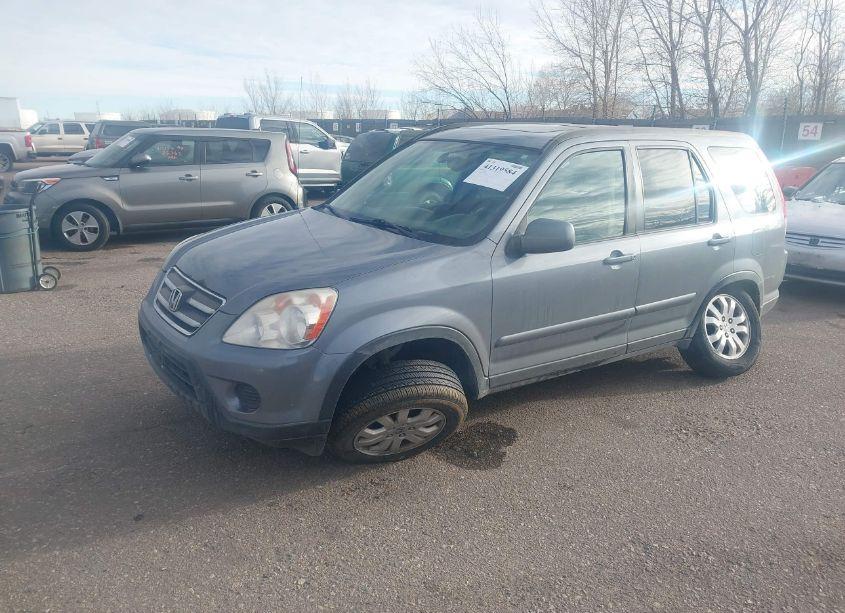 Photo 2 of 2005 Honda Cr-v SE (VIN JHLRD78945C008876)