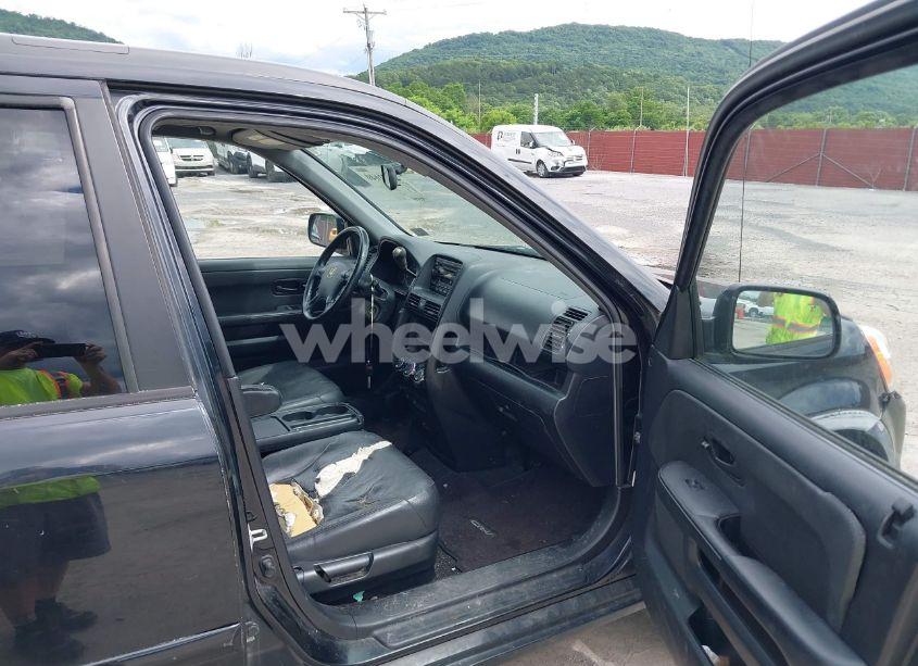 Photo 5 of 2005 Honda Cr-v SE (VIN JHLRD789X5C016481)