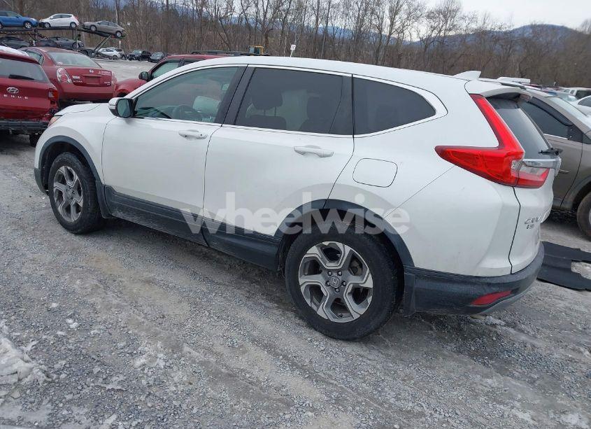 Photo 3 of 2019 Honda Cr-v EX (VIN JHLRW2H50KX017637)