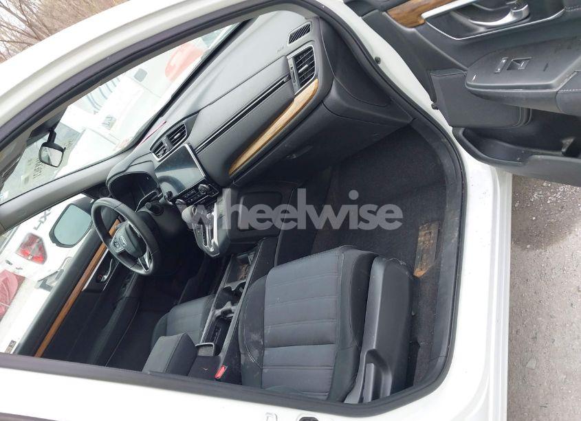 Photo 5 of 2019 Honda Cr-v EX (VIN JHLRW2H57KX018719)