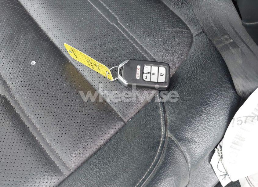 Photo 11 of 2019 Honda Cr-v EX-L (VIN JHLRW2H89KX001284)