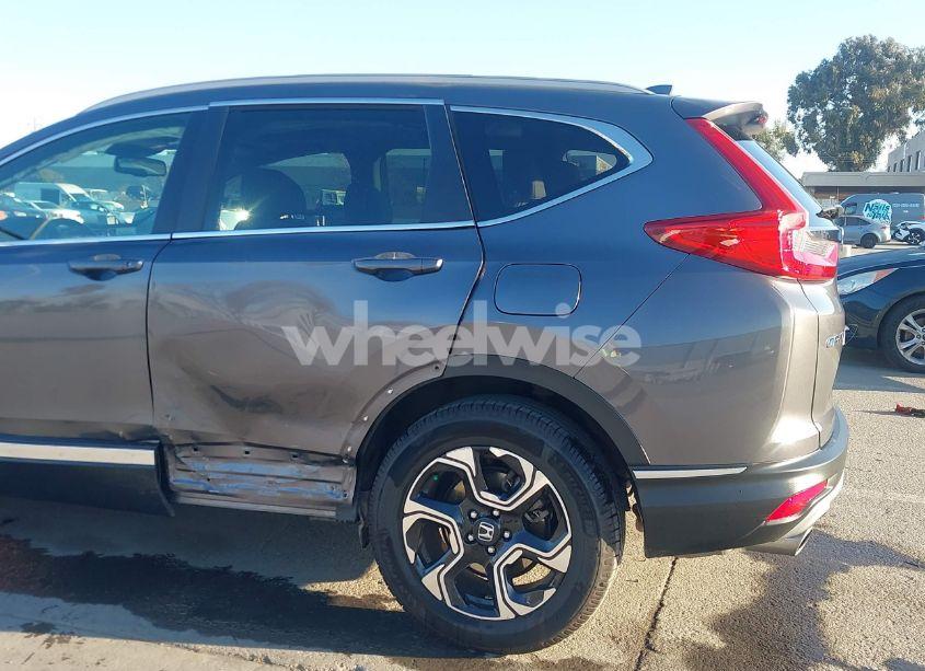 Photo 6 of 2019 Honda Cr-v TOURING (VIN JHLRW2H95KX008791)