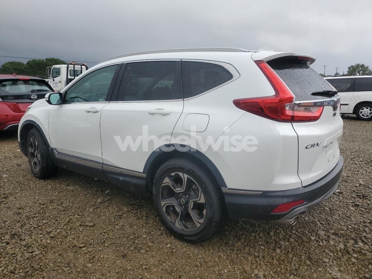 Photo 2 of 2019 HONDA CR-V TOURING (VIN JHLRW2H98KX017159)