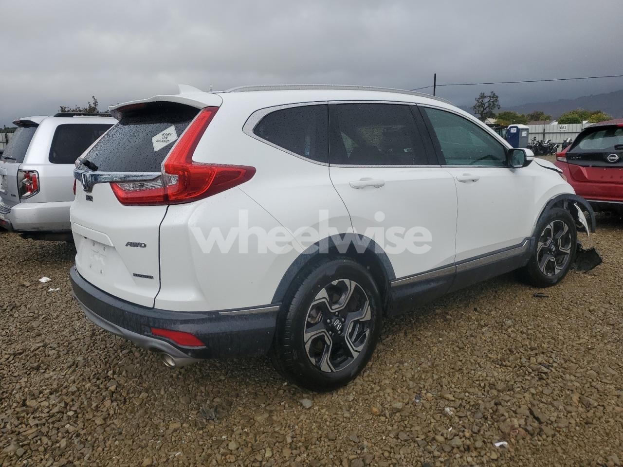 Photo 3 of 2019 HONDA CR-V TOURING (VIN JHLRW2H98KX017159)
