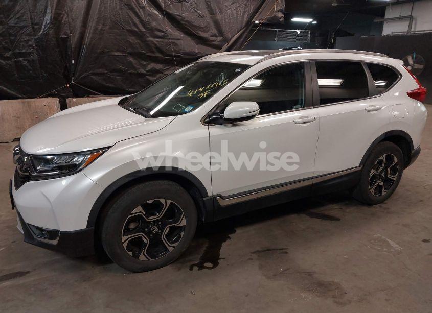 Photo 2 of 2019 Honda Cr-v TOURING (VIN JHLRW2H99KX013329)