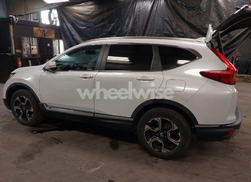 Photo 3 of 2019 Honda Cr-v TOURING (VIN JHLRW2H99KX013329)