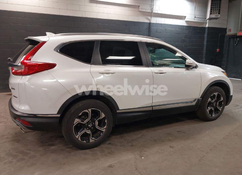 Photo 4 of 2019 Honda Cr-v TOURING (VIN JHLRW2H99KX013329)