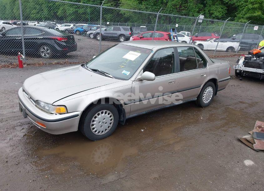 Photo 2 of 1993 Honda Accord LX (VIN JHMCB7650PC050732)
