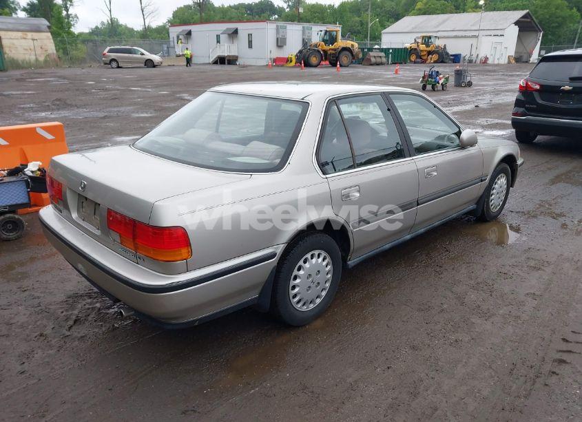 Photo 4 of 1993 Honda Accord LX (VIN JHMCB7650PC050732)