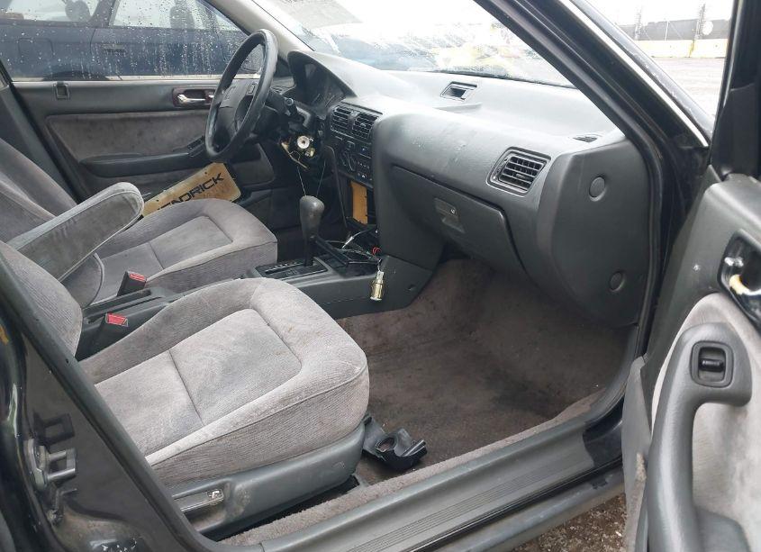 Photo 5 of 1993 Honda Accord LX (VIN JHMCB7651PC049864)