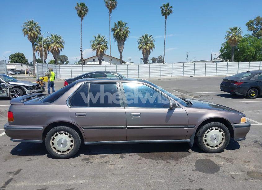 Photo 13 of 1992 Honda Accord EX/EX-R (VIN JHMCB7676NC016583)