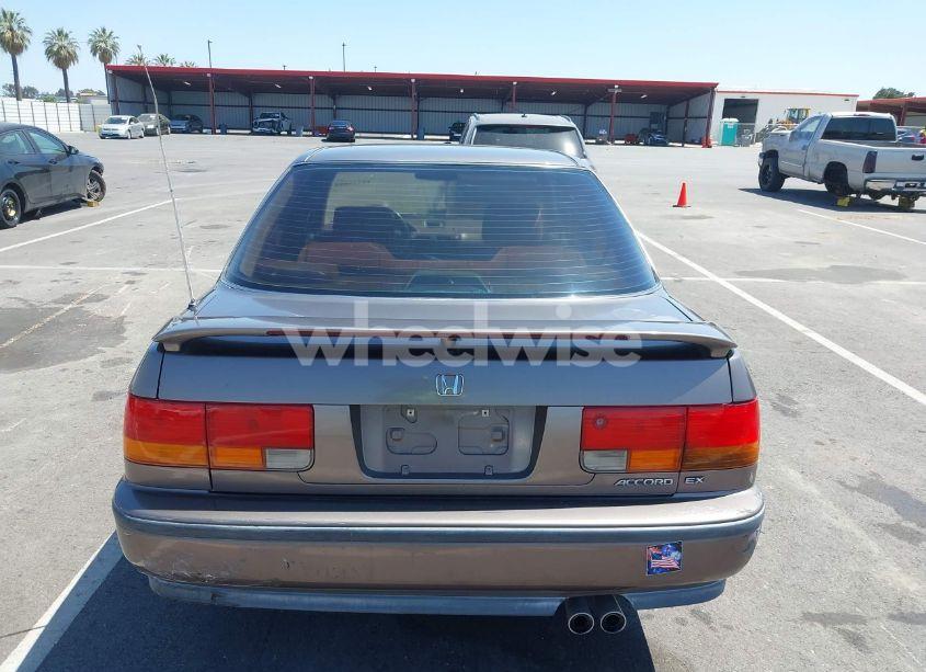 Photo 16 of 1992 Honda Accord EX/EX-R (VIN JHMCB7676NC016583)