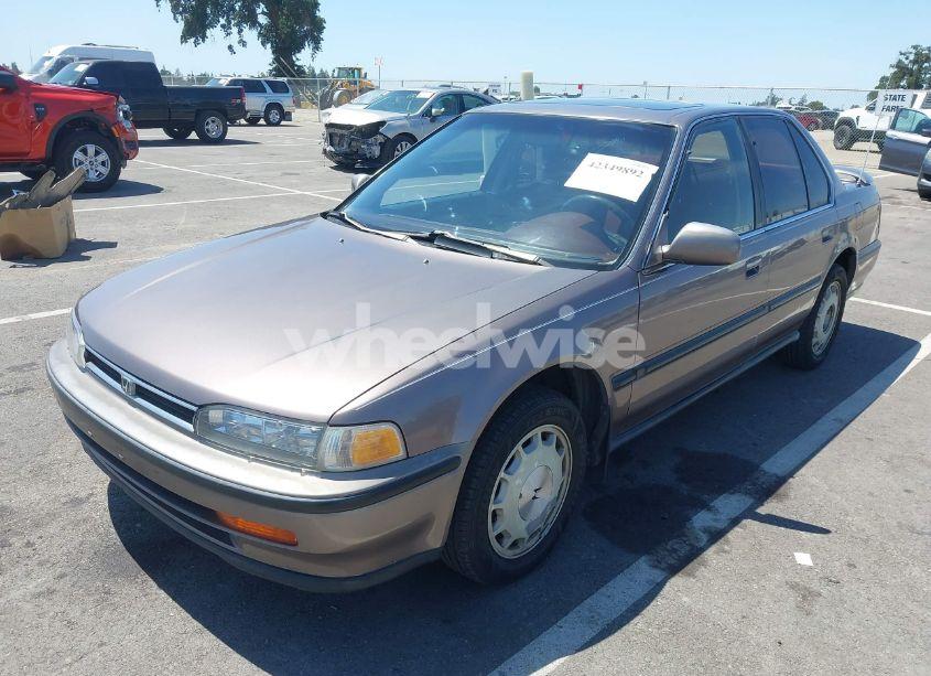 Photo 2 of 1992 Honda Accord EX/EX-R (VIN JHMCB7676NC016583)